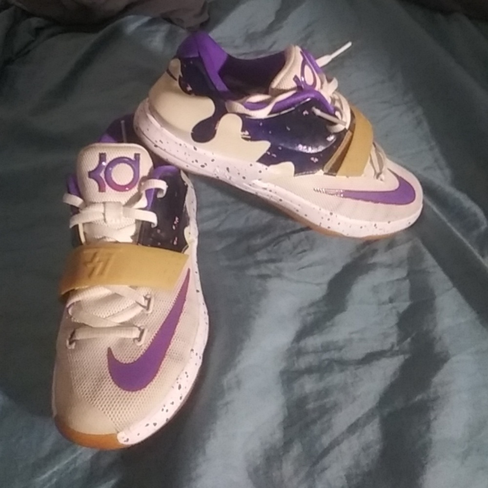Kevin Durant kid's Nike size 2y shoes